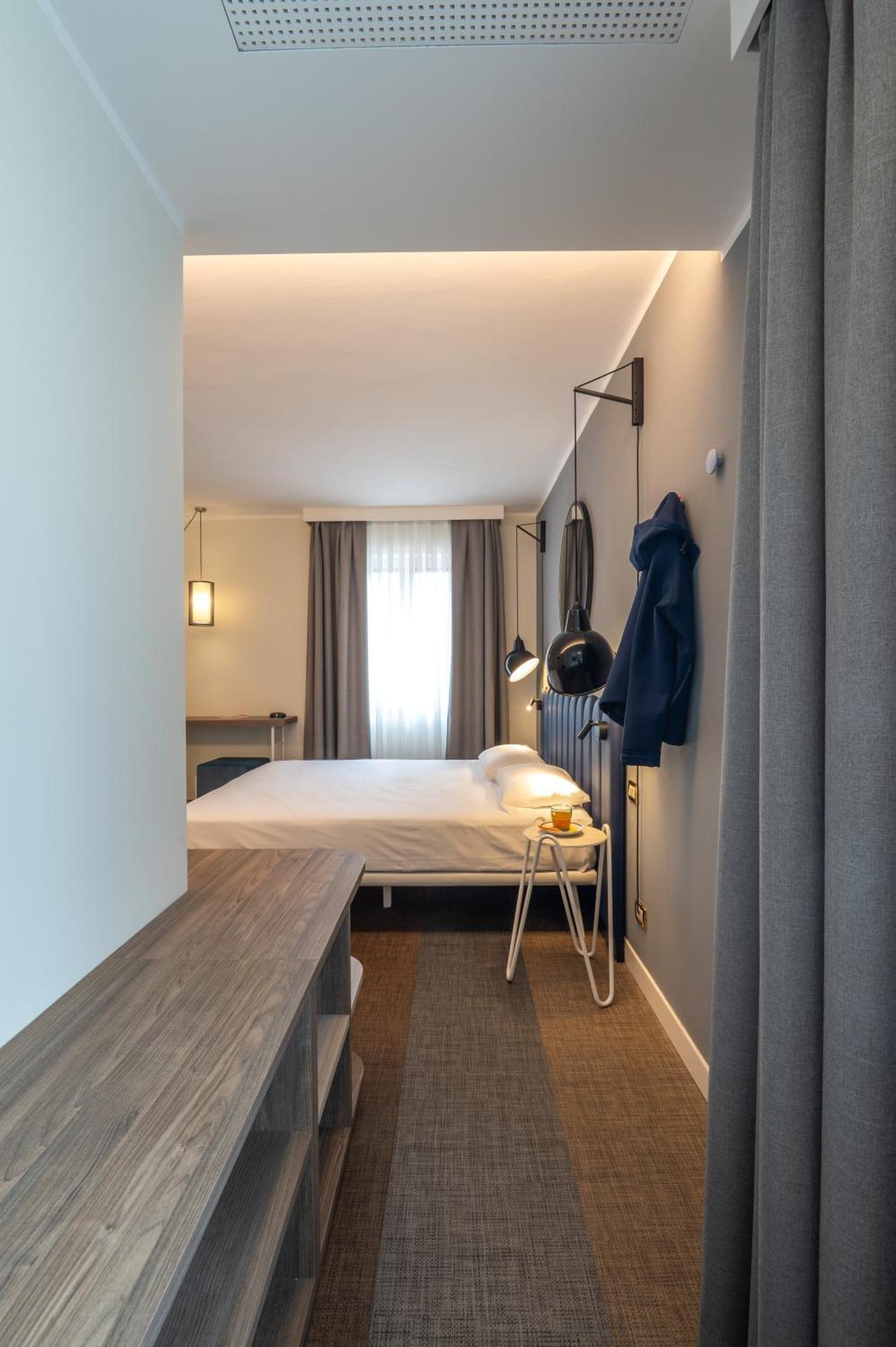 Hotel Europa Garda  Exteriör bild