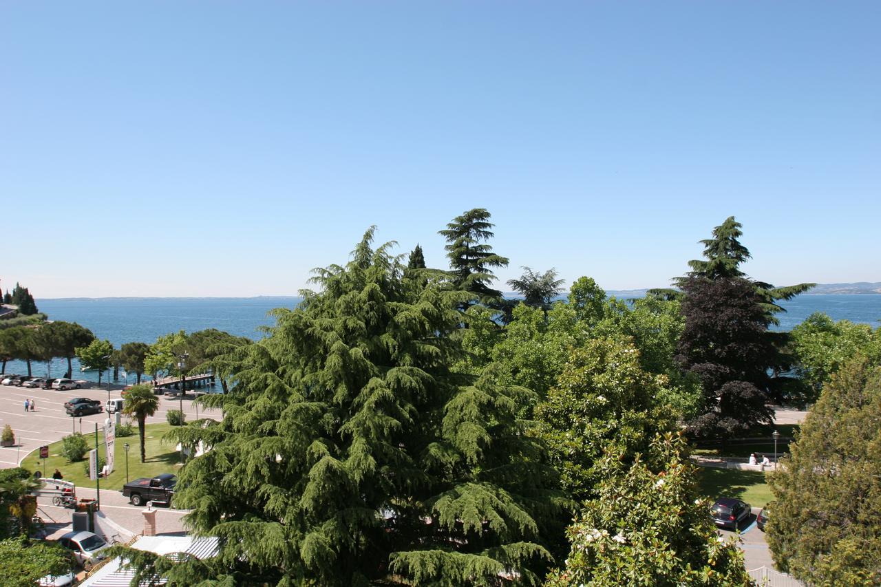 Hotel Europa Garda  Exteriör bild