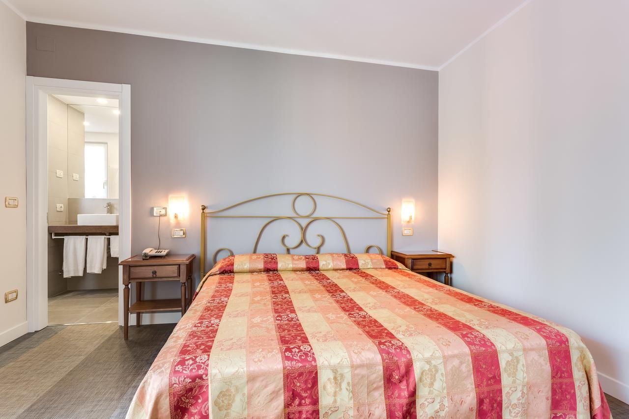 Hotel Europa Garda  Exteriör bild