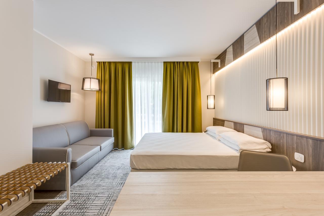 Hotel Europa Garda  Exteriör bild
