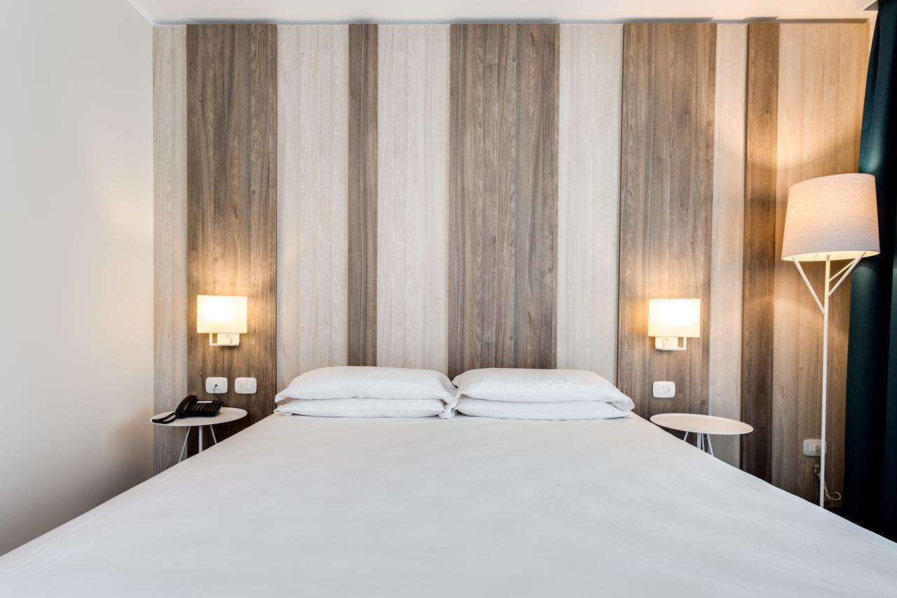 Hotel Europa Garda  Exteriör bild