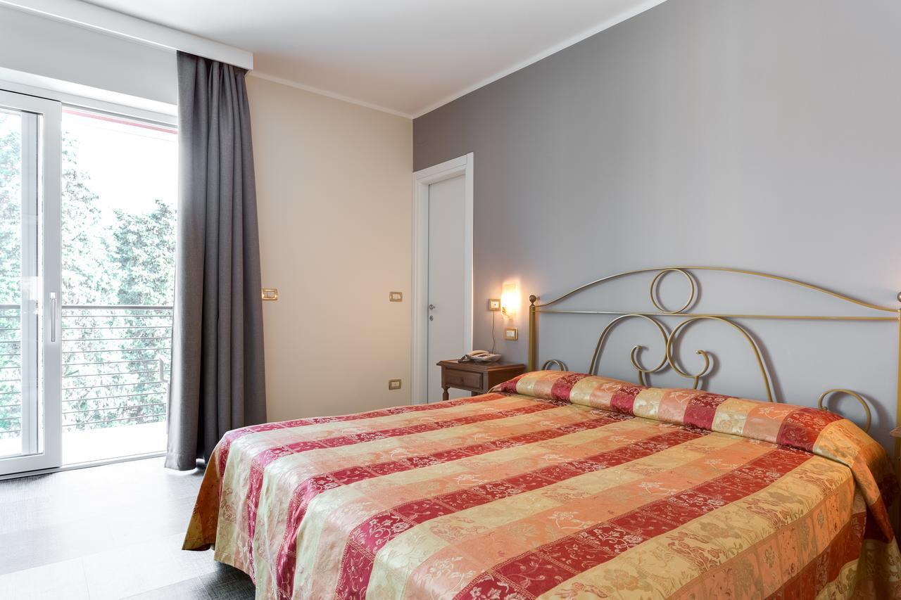 Hotel Europa Garda  Exteriör bild