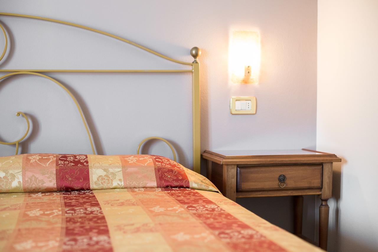 Hotel Europa Garda  Exteriör bild