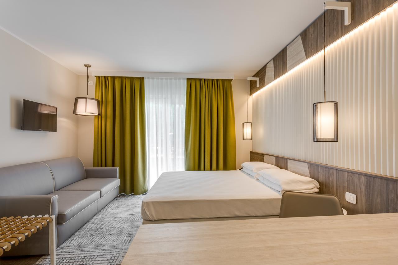 Hotel Europa Garda  Exteriör bild