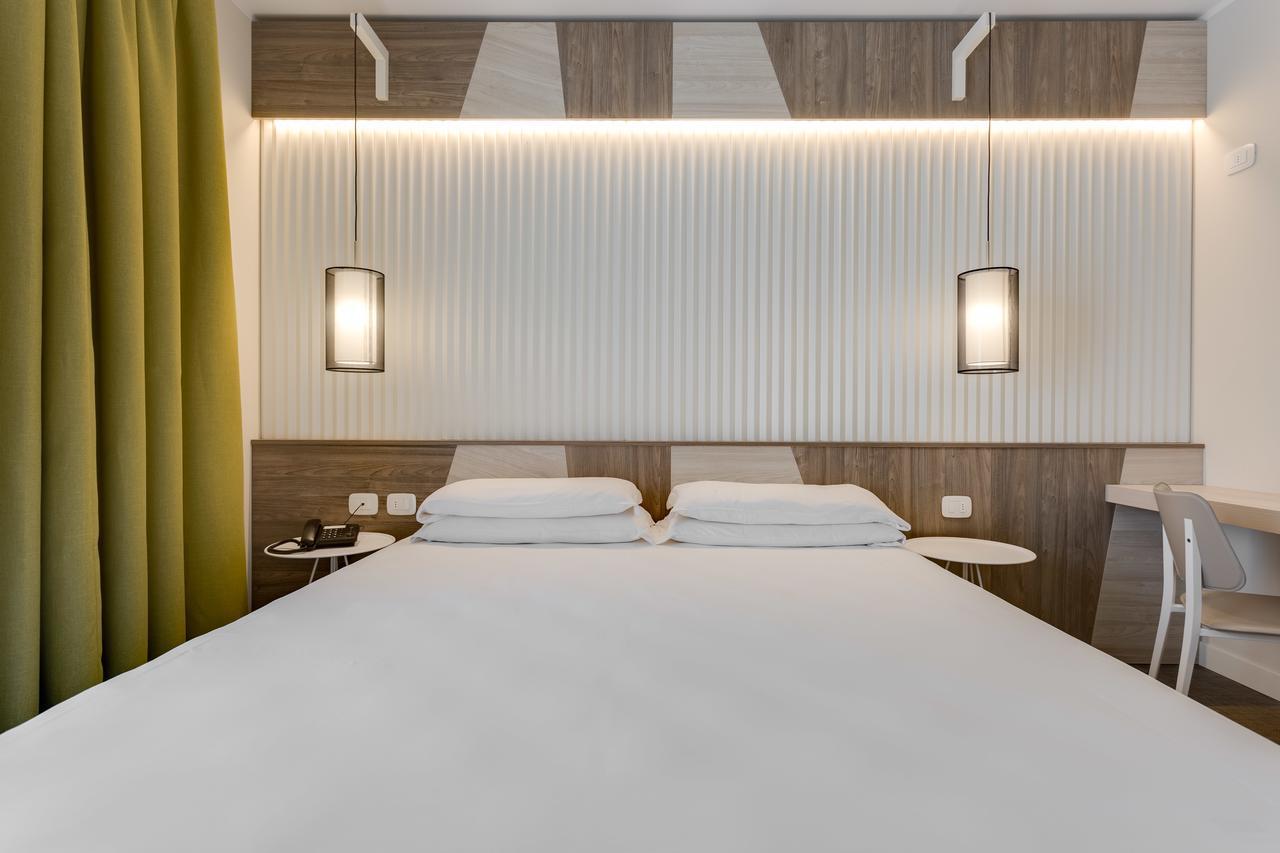 Hotel Europa Garda  Exteriör bild
