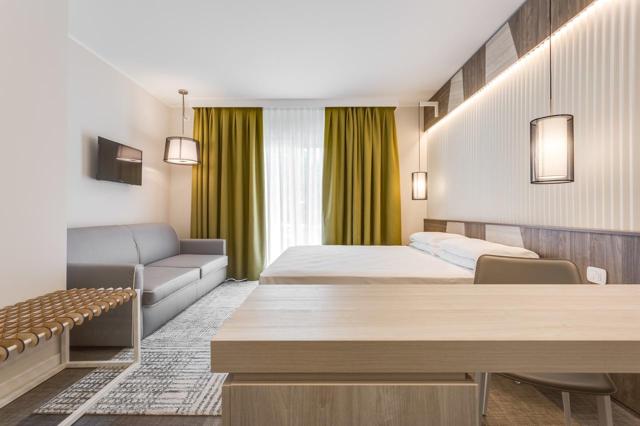 Hotel Europa Garda  Exteriör bild