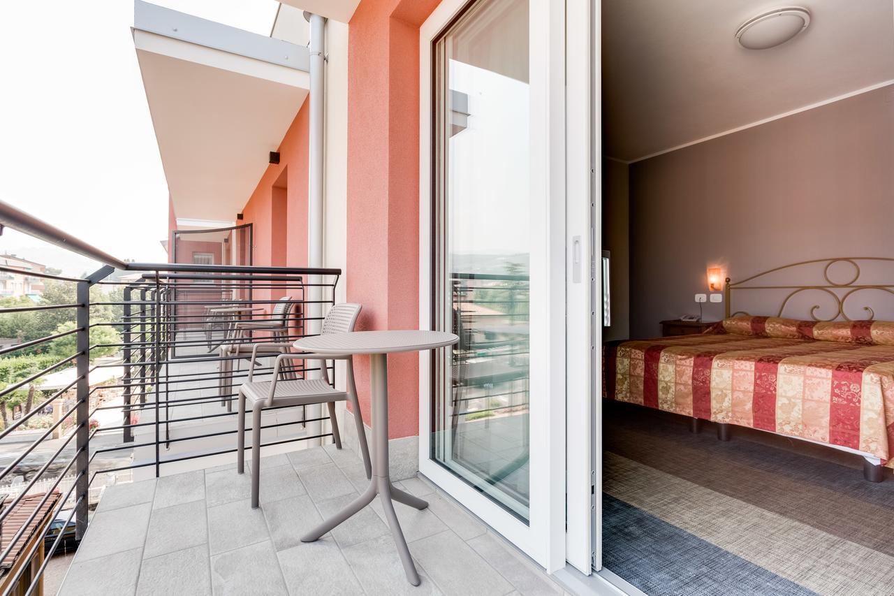 Hotel Europa Garda  Exteriör bild