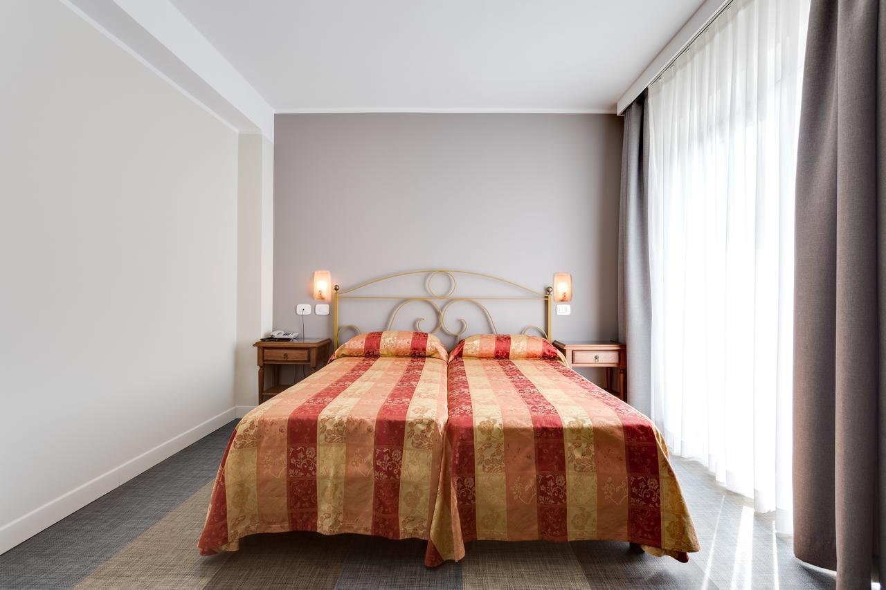 Hotel Europa Garda  Exteriör bild